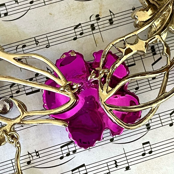 NWT Floral Rhinestone Statement Necklace RARE - Picture 9 of 9